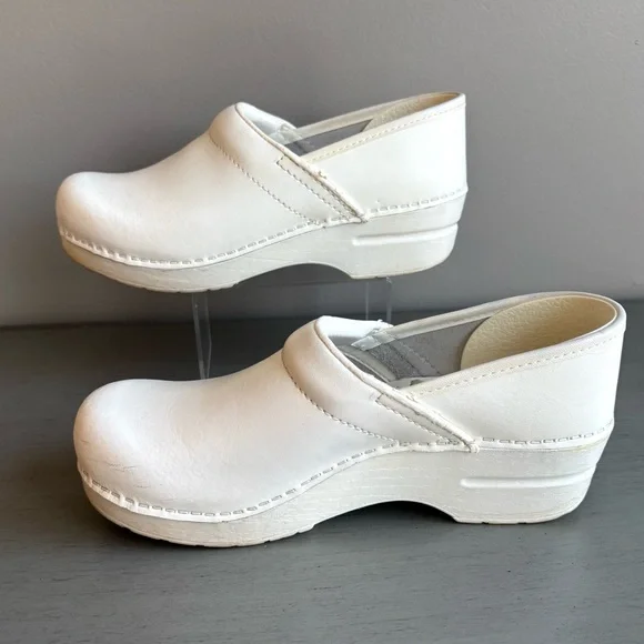 Dansko White Leather Slip-On Clogs Shoes Women 39 Narrow (US 8.5-9) Nurse Work - Picture 9 of 14